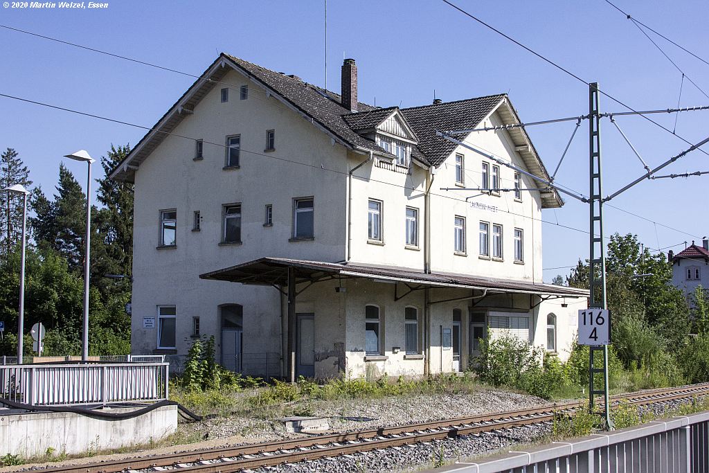 http://eisenbahnhobby.de/Sueddt/Z31843_Bahnhof_Laupheim-West_2020-06-24.jpg